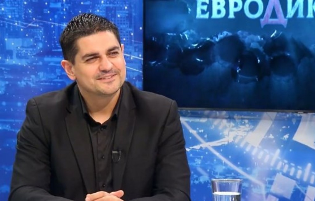 Бившият министър на младежта и спорта Красен Кралев ще е